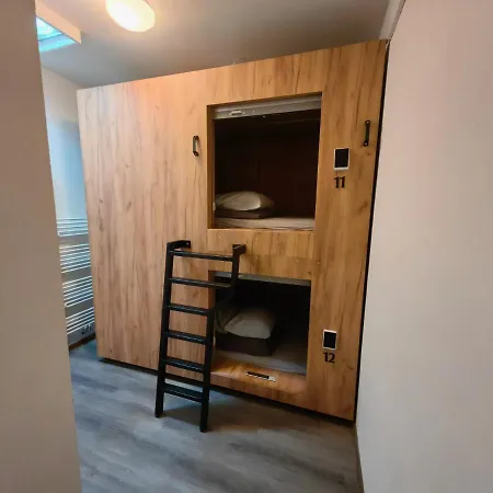 אכסניה Capsule Erbenova *