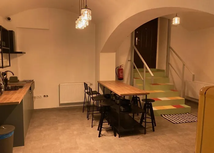 Capsule Erbenova Hostal